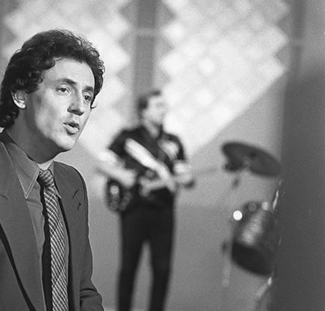 Яак Йоала исполняет новую песню во время записи «Голубого огонька, 1983 год
