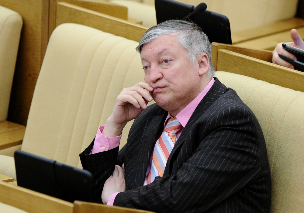 12-й чемпион мира по шахматам Анатолий Карпов имеет большой политический стаж