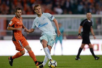 Александр Кокорин (на переднем плане) давно не забивал в чемпионате