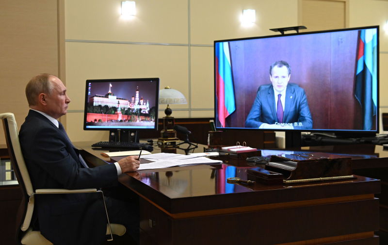 Путин позитивно оценил работу Гладкова на посту врио белгородского губернатора