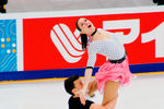 Марко Фаббри и Шарлен Гиньяр (Италия) во время короткой программы танцев на льду