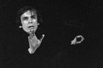 <b>Георгий Тараторкин</b> (11 января 1945 — 4 февраля 2017) — актёр театра и кино, народный артист РСФСР. На фото: сцена из спектакля по пьесе А. Штейна «Версия», 1978 год