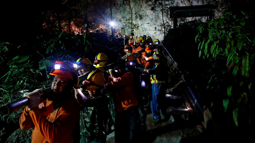 Операция по спасению детей из затопленной пещеры, Таиланд