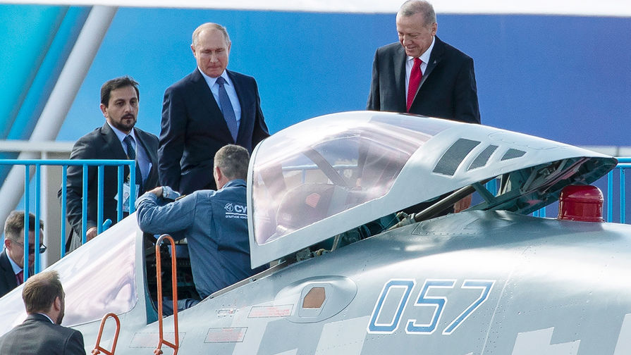 Президент России Владимир Путин и президент Турции Реджеп Тайип Эрдоган около&nbsp;истребителя Су-57 на&nbsp;авиасалоне МАКС в&nbsp;подмосковном Жуковском, 27 августа 2019 года