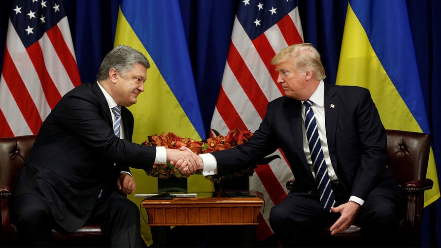 Президент Украины Петр Порошенко и президент США Дональд Трамп во время встречи в рамках Генассамблеи ООН в Нью-Йорке, 21 сентября 2017 года