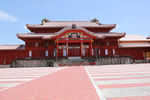 Главный дворец в замке Сюри в японской префектуре Окинава, 2014 год