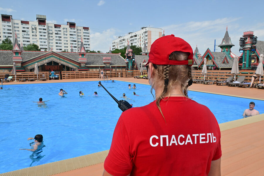 Зона отдыха с&nbsp;бассейном в&nbsp;Теплом Стане, 11&nbsp;июля 2025&nbsp;года