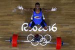 Колумбиец Оскар Албелро Москера Фигероа стал олимпийским чемпионом Рио-2016 в весовой категории до 62 кг. Второе место занял индонезиец Эко Юль Ираван, третьим стал представитель Казахстана Фархад Харки