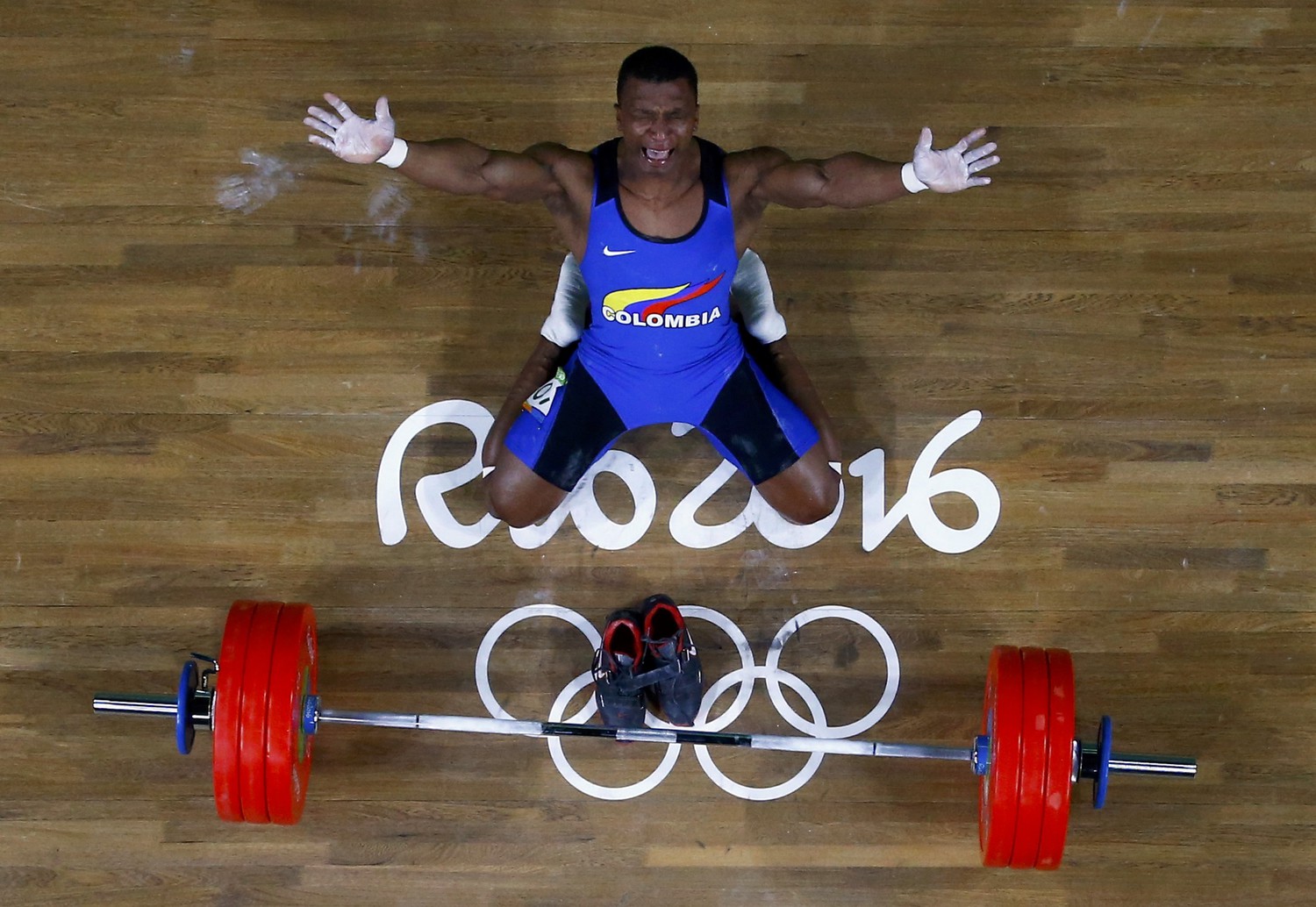 Колумбиец Оскар Албелро Москера Фигероа стал олимпийским чемпионом Рио-2016 в весовой категории до 62 кг. Второе место занял индонезиец Эко Юль Ираван, третьим стал представитель Казахстана Фархад Харки