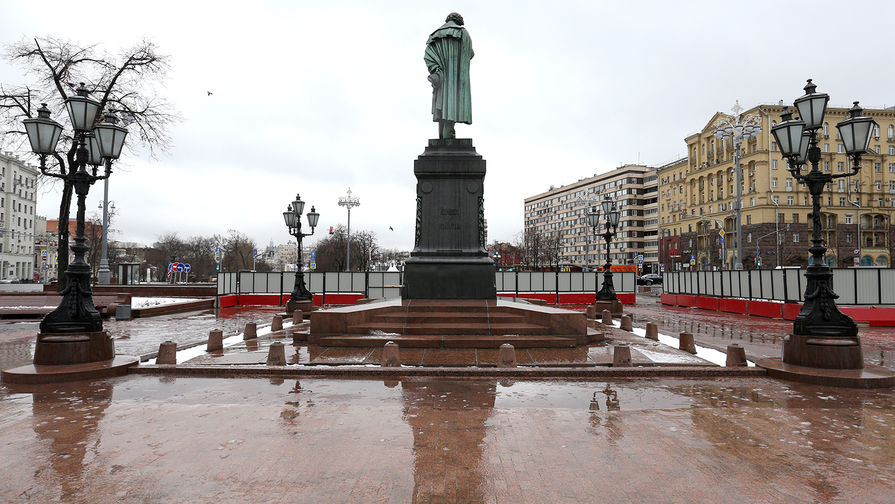 Страстной бульвар памятник. Памятник а. с. Пушкину (Москва, Пушкинская площадь). Памятник Пушкину на Пушкинской площади. Площадь Пушкина в Москве. Памятник Пушкину в Москве на Тверском бульваре.