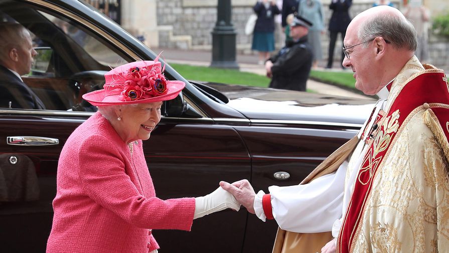 Королева Елизавета прибывает на&nbsp;свадьбу, 18 мая 2019 года