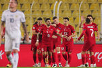 Игроки сборной Турции радуются забитому голу в матче 5-го тура Лиги наций УЕФА между сборными Турции и России, 15 ноября 2020 года