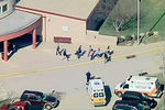 Ситуация около школы в Питсбурге, где 16-летний ученик ранил 20 человек