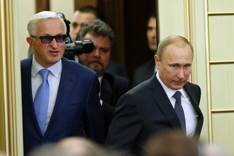 Глава РСПП Александр Шохин и президент РФ Владимир Путин на съезде Российского союза промышленников и предпринимателей, который проходит в рамках VII Недели российского бизнеса