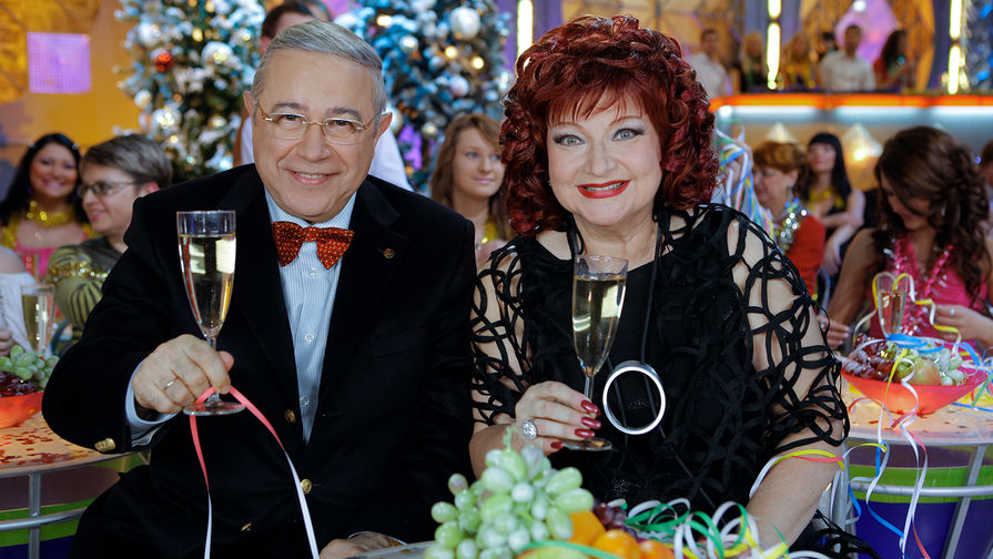 Евгений Петросян и Елена Степаненко на съемках новогодней передачи «Голубой огонек», 2009 год
