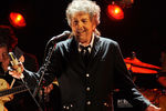 В 2006 году Боб Дилан представил пластинку «Modern Times», которая заняла первые позиции в чартах в США. Манера исполнения постаревшего музыканта сильно огрубела, но это не помешало критикам высоко оценить работу и вручить исполнителю «Грэмми» за лучший сольный рок-проект.
