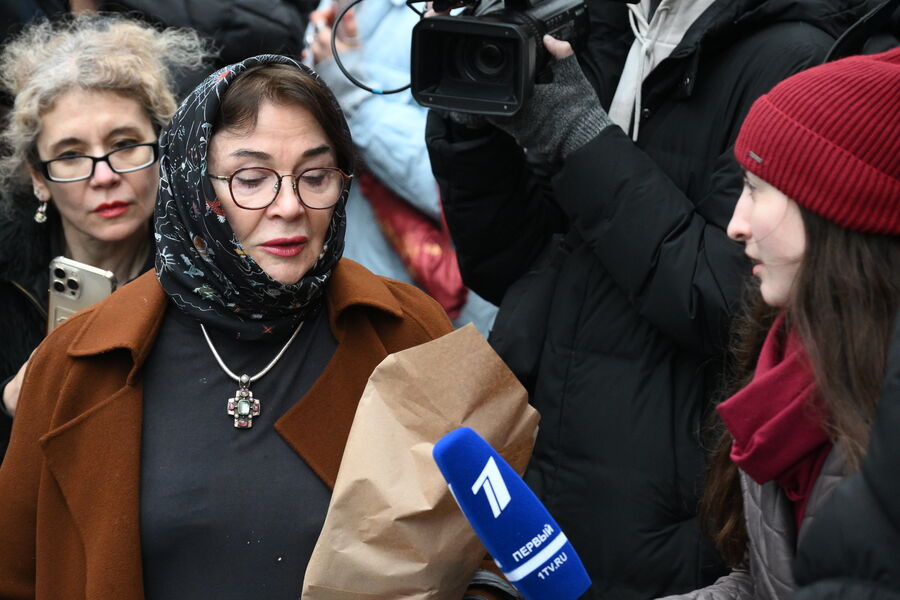 Искусствовед Наталья Сопова на&nbsp;церемонии прощания с&nbsp;народной артисткой РСФСР Ларисой Голубкиной в&nbsp;Храме святителя Николая на&nbsp;Трех Горах в&nbsp;Москве, 25&nbsp;марта 2025&nbsp;года