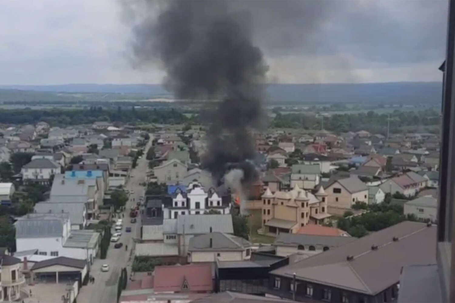 В КЧР дом загорелся после обыска