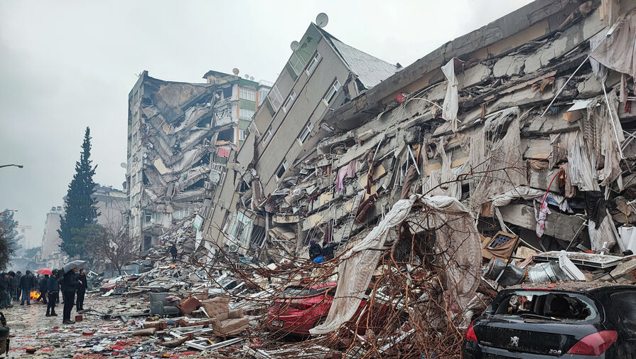 Anadolu: число жертв землетрясения в Турции достигло почти 3 тысяч человек