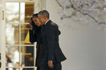 Президент США Барак Обама со старшей дочерью