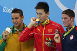 Китайский пловец Сун Ян одержал победу в финальном заплыве на дистанции 200 м вольным стилем. Вторым стал спортсмен из ЮАР Чад ле Клос, третьим — американец Конок Дуайер
