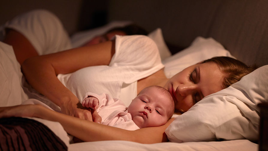 Почему младенцам нельзя спать вместе с родителями - Газета.Ru