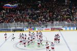 Игроки сборной России радуются победе в матче группового этапа чемпионата мира по хоккею 2017