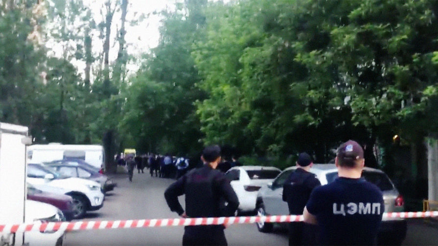 В Москве при захвате заложников погиб человек