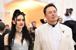 Певица Граймс и предприниматель Илон Маск впервые появились вместе в 2018 году на балу Института костюма Met Gala