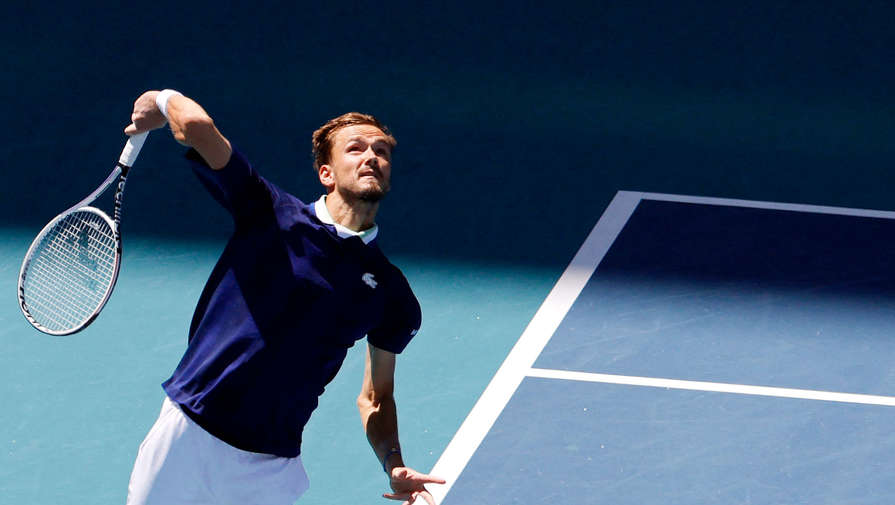 Объявлены сроки восстановления теннисиста Медведева после операции