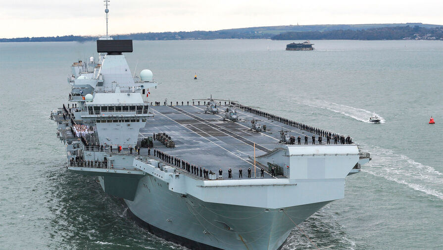 Сломавшийся британский авианосец Prince of Wales прибыл в Росайт для ремонта в сухом доке