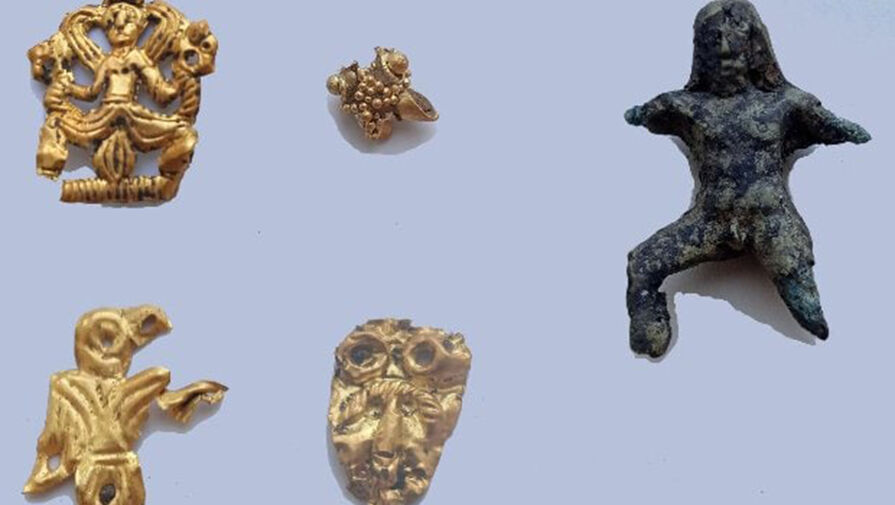 В Абхазии обнаружили золотые нашивки в древнем святилище
