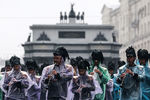 Оркестр муниципальной полиции Рима во время шествия участников Международного военно-музыкального фестиваля «Спасская башня» на Тверской улице