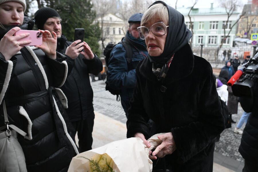 Народная артистка России Вера Алентова на&nbsp;церемонии прощания с&nbsp;народной артисткой РСФСР Ларисой Голубкиной в&nbsp;Храме святителя Николая на&nbsp;Трех Горах в&nbsp;Москве, 25&nbsp;марта 2025&nbsp;года