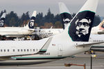 Самолеты Alaska Airlines в аэропорту Сиэтл/Такома в штате Вашингтон