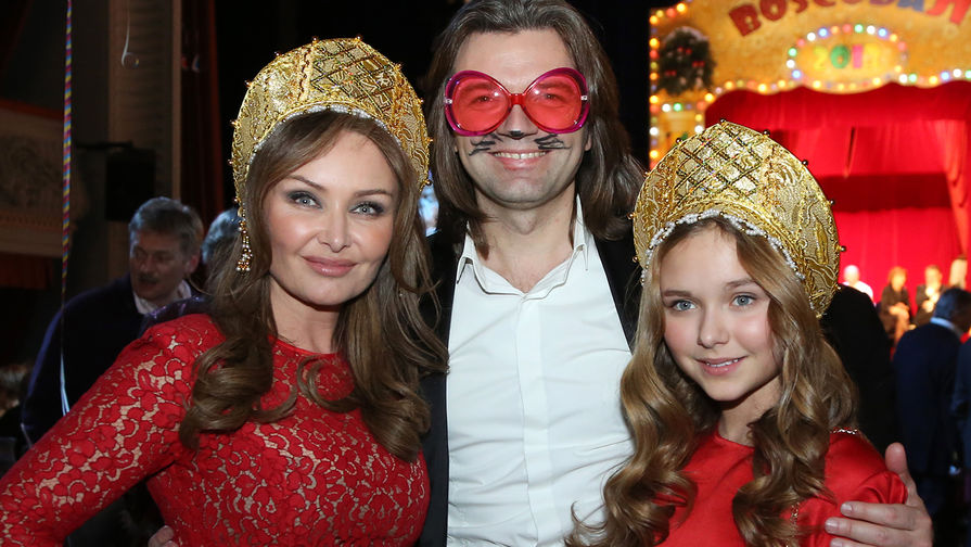 Певец Дмитрий Маликов с супругой Еленой и дочерью Стефанией