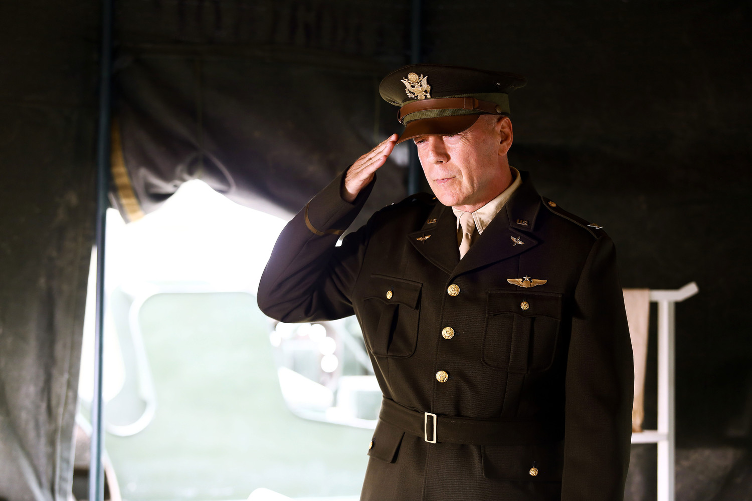 Брюс Уиллис в фильме &laquo;Воздушный удар» (2016)