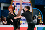 Тиффани Загорски и Джонатан Гурейро выступают с произвольным танцем на чемпионате России — 2022