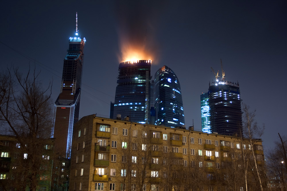2 апреля. Пожар на верхних этажах башни «Восток» комплекса небоскрёбов «Федерация» в ММДЦ «Москва-Сити».
