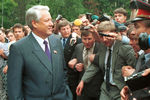 Борис Ельцин на избирательном участке, 12 июня 1991 года