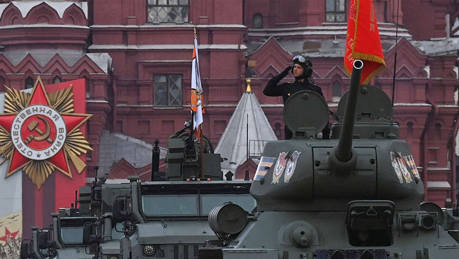 Французский генерал в отставке Яковлефф призвал ВСУ бомбить парады в РФ на 9 мая