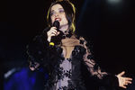 Певица Наташа Королева во время выступления, 1997 год