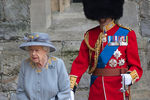 Елизавета II во время парада в Виндзорском замке в честь своего 95-летия, 12 июня 2021 года