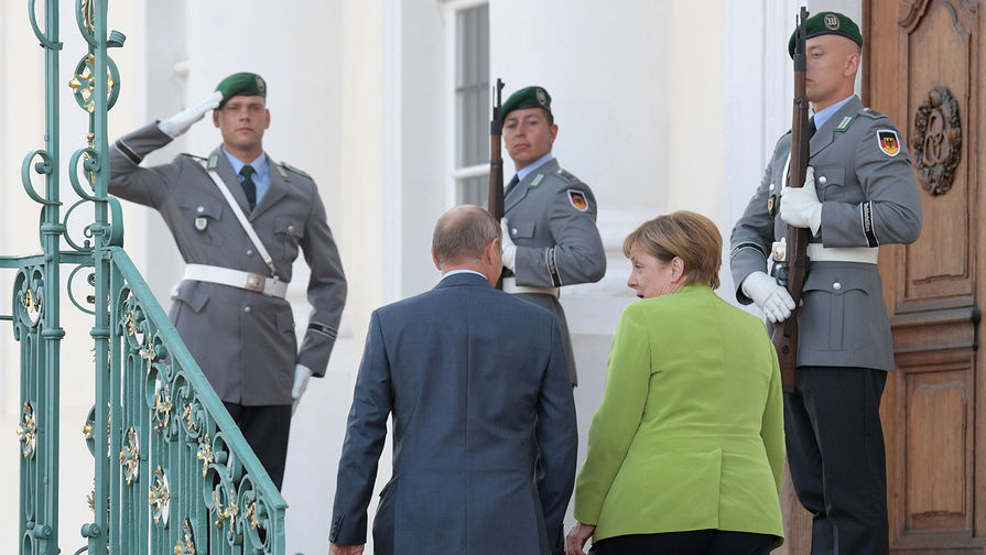 Президент РФ Владимир Путин и федеральный канцлер ФРГ Ангела Меркель во время встречи в&nbsp;резиденции правительства ФРГ Мезеберг, 18 августа 2018 года