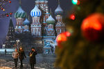 Горожане на Красной площади в Москве, декабрь 2020 год