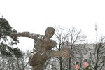 Бронзовая скульптура Всеволода Боброва открыта в Сестрорецке, где прошло их детство. 4 декабря 2002 года 