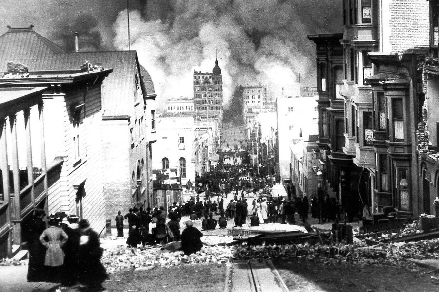 Улица Сакраменто в&nbsp;Сан-Франциско после разрушительного землетрясения и пожара 18 апреля 1906 года