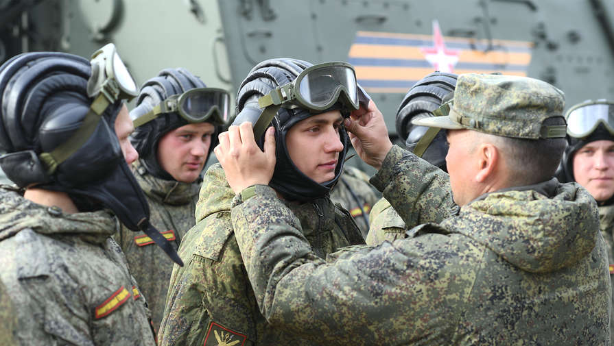 Российские военнослужащие провели первую совместную репетицию парада Победы в Сирии