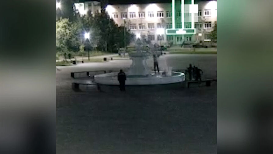 В Асбесте на вандала упала чаша фонтана
