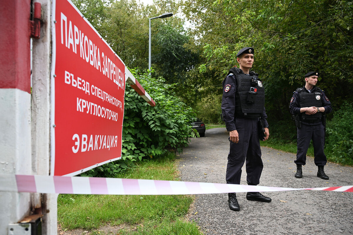 Чуть до нас не долетел»: в Москве предотвращена третья за неделю атака  беспилотников - Газета.Ru